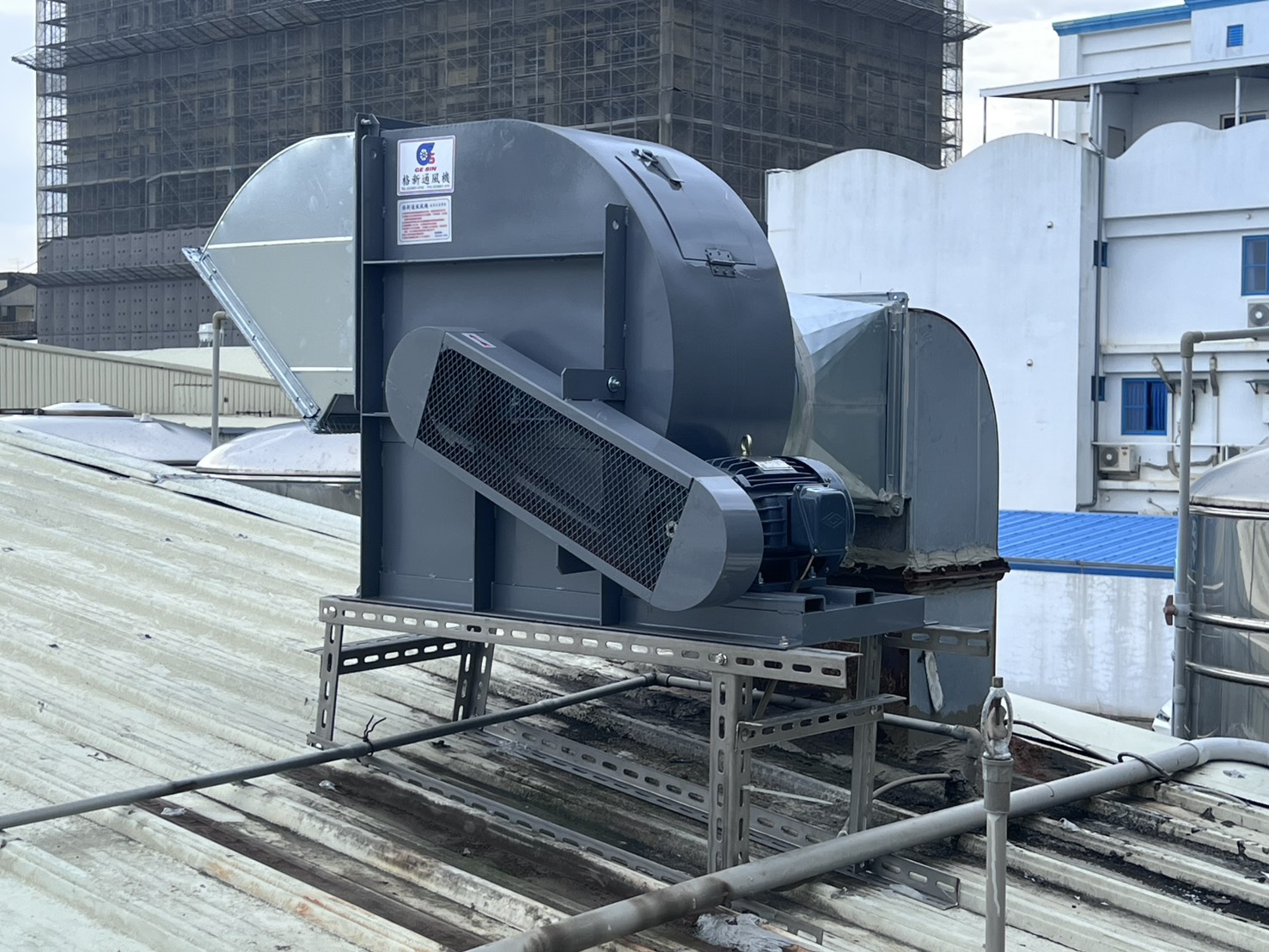 桃園廠區屋頂排風機安裝